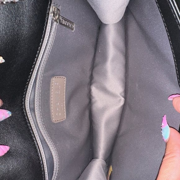 Rare Chanel Black Lipstick Crossbody Bag. ORIGINAL CHAIN - Picture 10 of 17